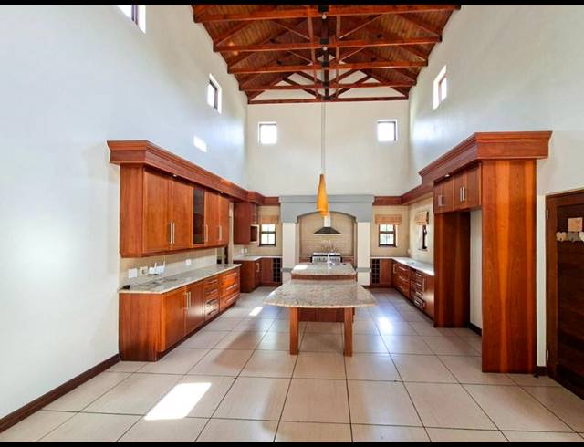 5 BEDROOM PROPERTY TO RENT IN MIDSTREAM ESTATE